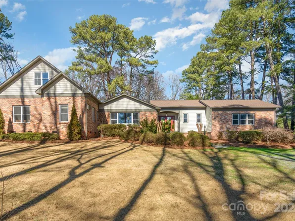 521 Boyce Rd, Charlotte, NC 28211
