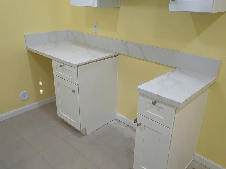7531 Los Feliz Dr #A — Photo 3