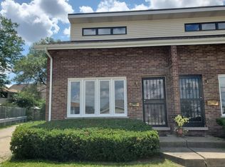 687 Morningside Ct, Roselle, IL 60172