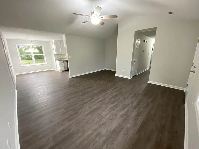 107 Ann Bradley Dr — Photo 5