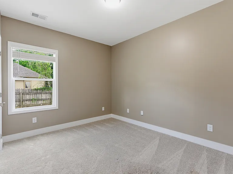 204 Richardson Ave — Photo 20