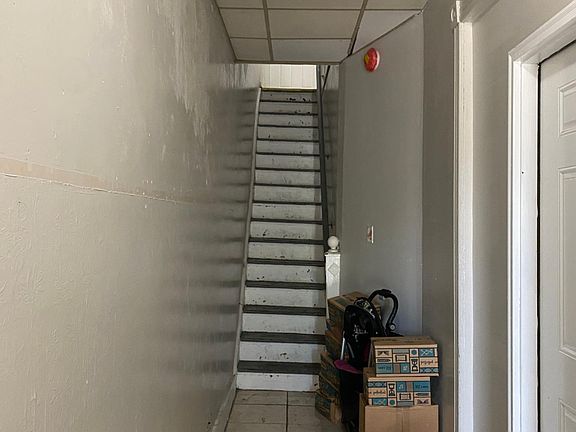 3rd image of 3026 W Lehigh Ave Floor 2