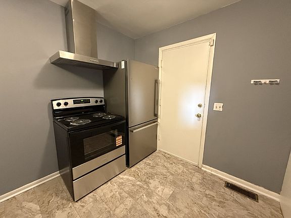 2nd image of 16 Hart St