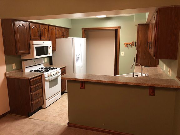 3rd image of 29 Marcy Ln