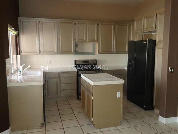 4th image of 9112 Sunnyfield Dr