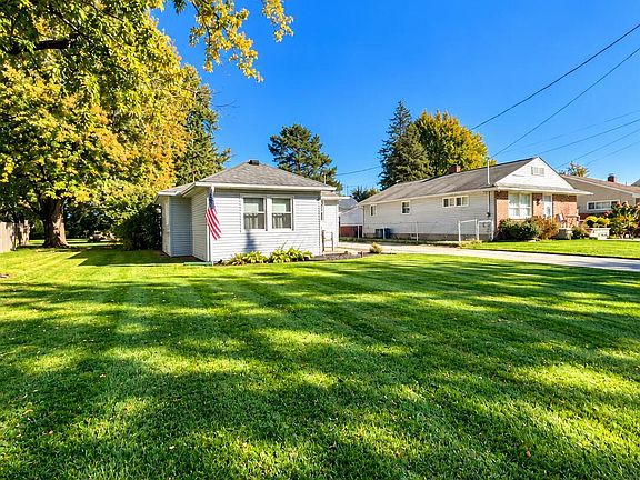 5th image of 448 Claridon Ave
