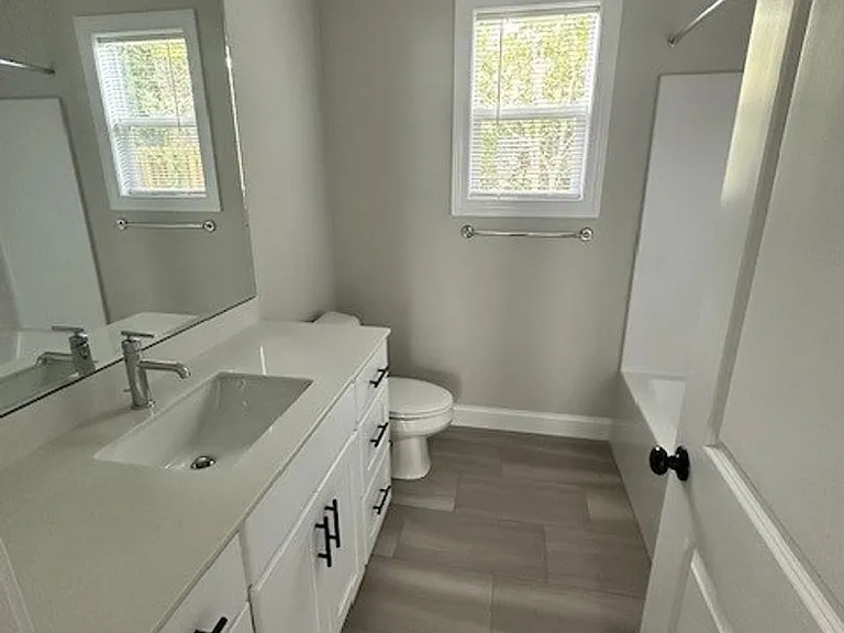 1912 Oak St — Photo 12