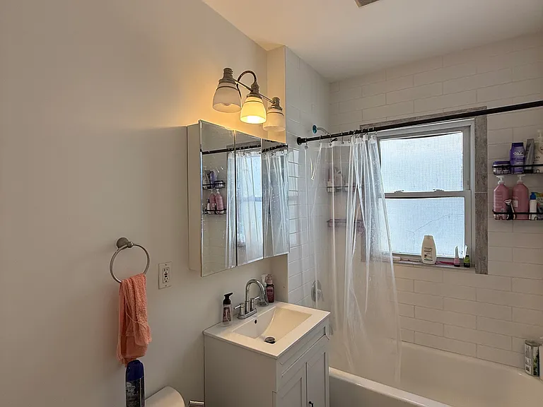 30 Elmira St #2 — Photo 7