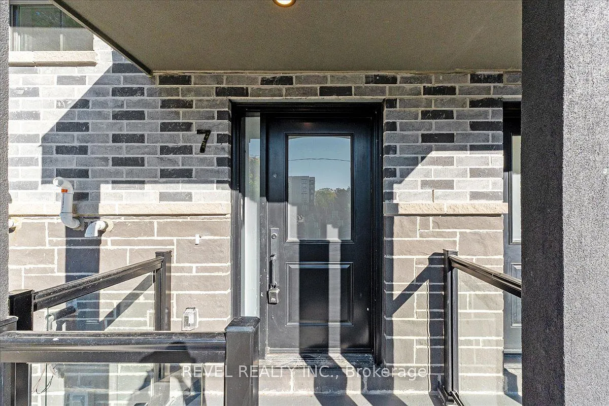 2 bed, $2,600 — Photo 3