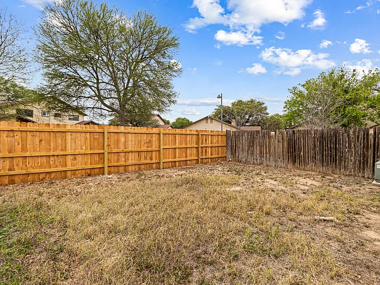 6820 Betty Levy — Photo 22