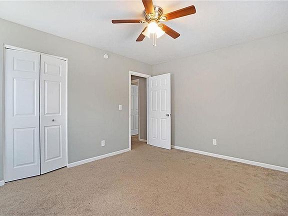 5th image of 8624 Countryshire Ln APT 4