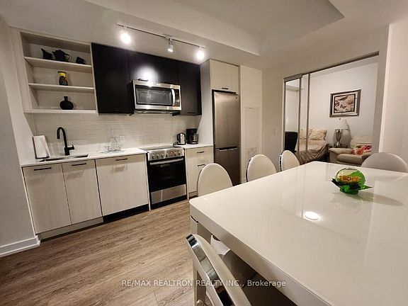 5th image of 2300 Saint Clair Ave W #910