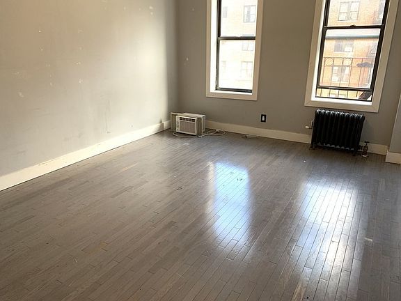4th image of 672 Ocean Ave APT B3