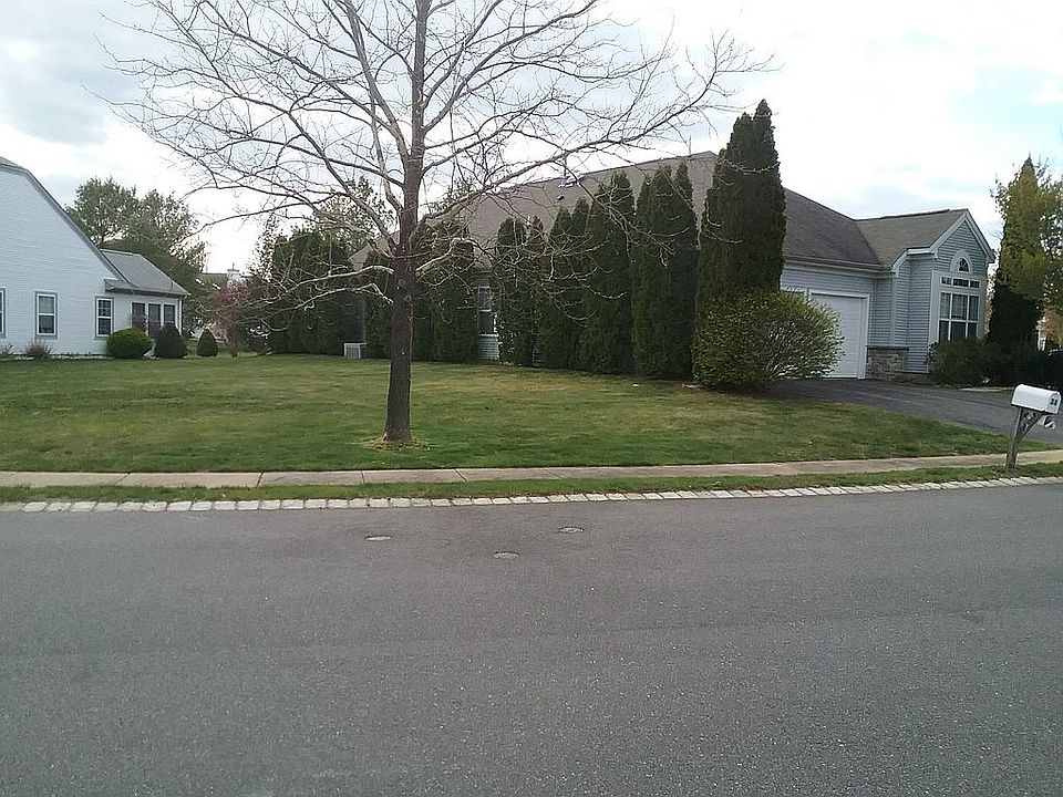 2nd image of 38 Tuscany Cir