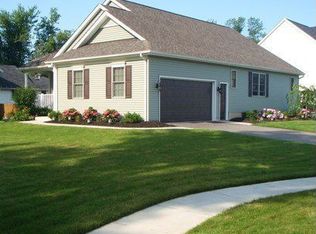 10 Timber Cove Ct, East Amherst, NY 14051