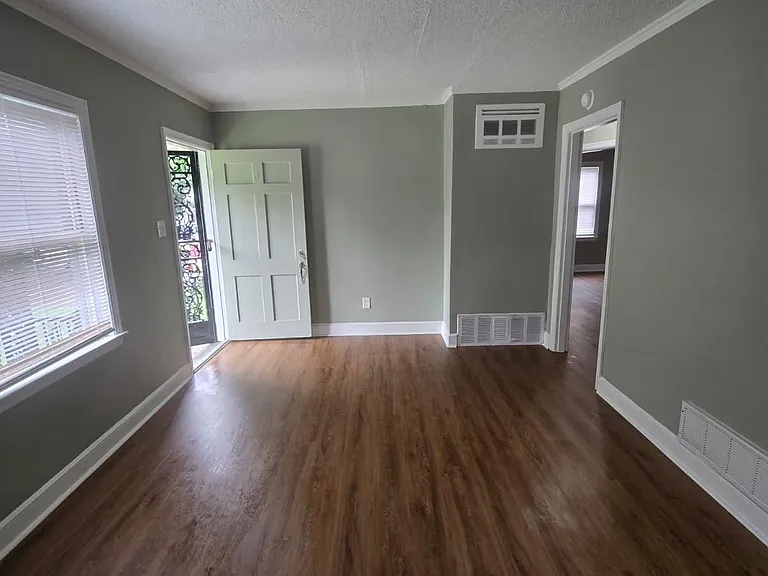 3964 Victor Dr — Photo 4