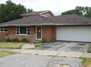 1144 Woodside Rd, La Grange Park, IL 60526