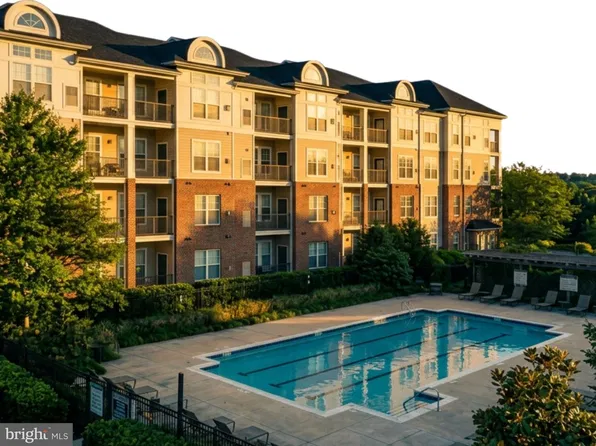 3810 Lightfoot St Unit 411, Chantilly, VA 20151
