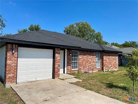 4th image of 2401 Jerome Dr