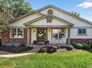 15812 Newton Ridge Dr, Chesterfield, MO 63017