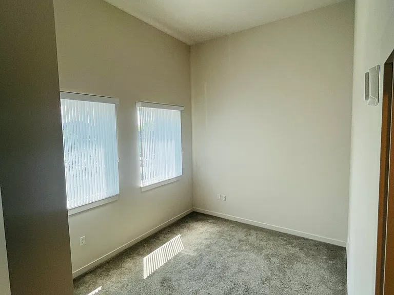 Navalia Apartments — Photo 14