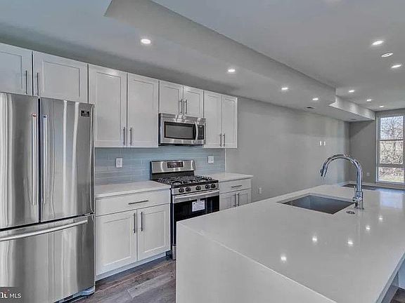 3rd image of 2404 W Montgomery Ave #2
