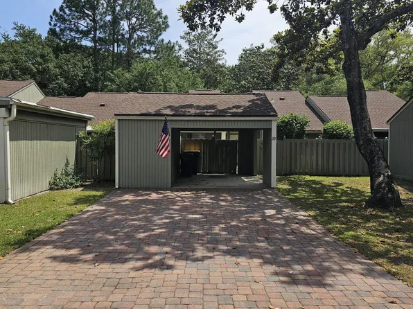 900 Bay Dr APT 29, Niceville, FL 32578