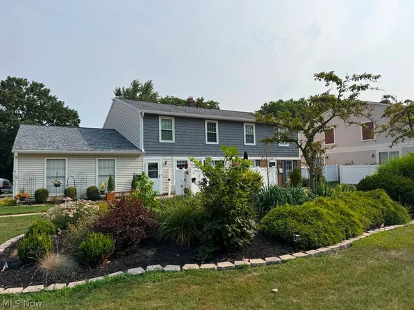20496 Williamsburg Ct, Cleveland, OH 44130