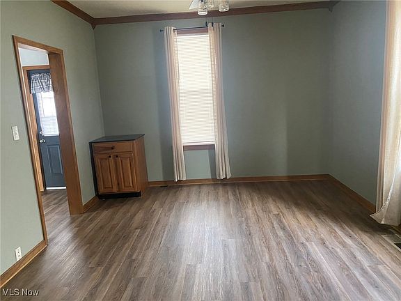 4th image of 262 E North Ave