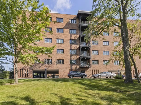 9395 Landings Ln Unit 401, Des Plaines, IL 60016