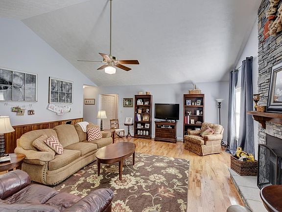 5th image of 127 Lankford Ln