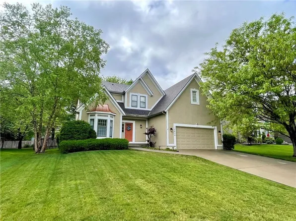 12424 Gallery St, Olathe, KS 66062