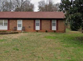 808 Peaceful Glen Rd, Charlotte, NC 28273