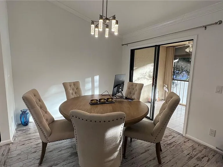 5580 Coach House Cir #F — Photo 6