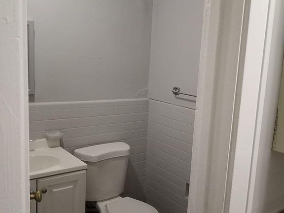 3rd image of 161 Prospect St #1