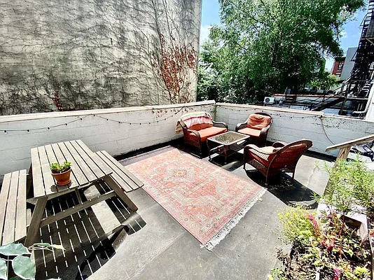 Rented by Realty Nerd | media 14