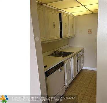 3rd image of 2075 NE 164th St APT 303