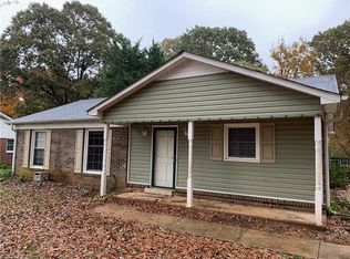 2629 Hillway Dr, Greensboro, NC 27407