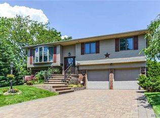 3551 Gregg Ct, Wantagh, NY 11793
