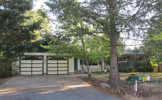 1st image of 121 E Circle Dr
