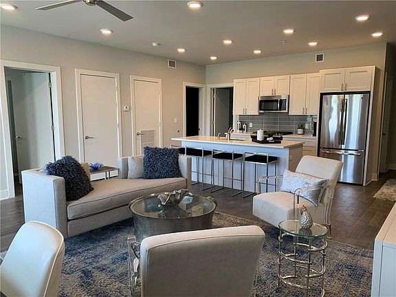 2nd image of 900 Bartholomew St #516