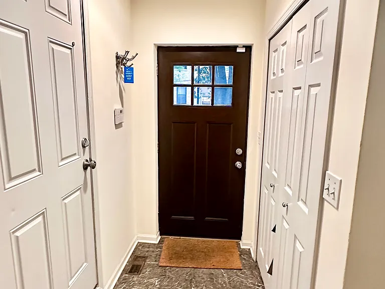 650 N Armour St — Photo 32