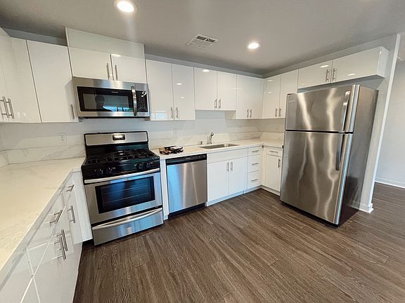 2nd image of 6334 Woodman Ave #310