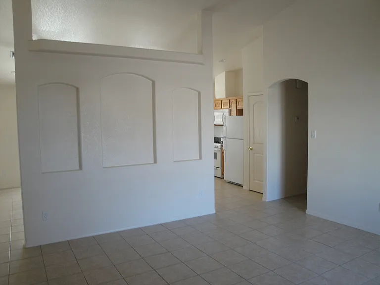 10165 E 36th Pl — Photo 4