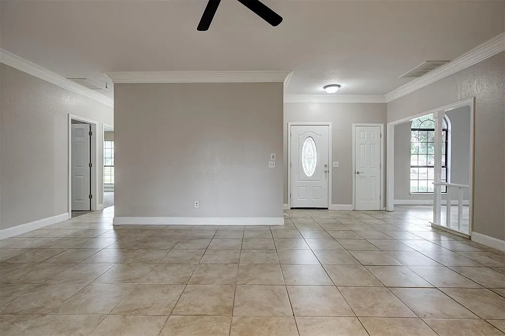3 bed, 1706 sqft, $1,700 — Photo 4