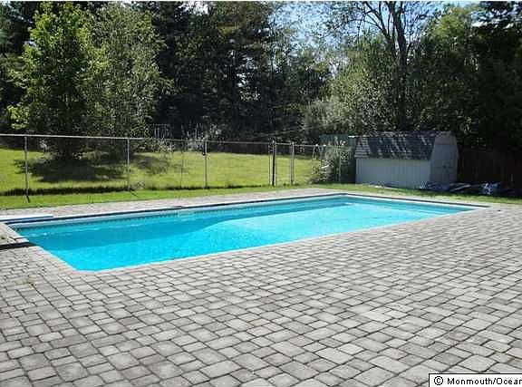 2nd image of 37 Lake Dr