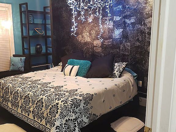 Bedroom #1 (King Bed)