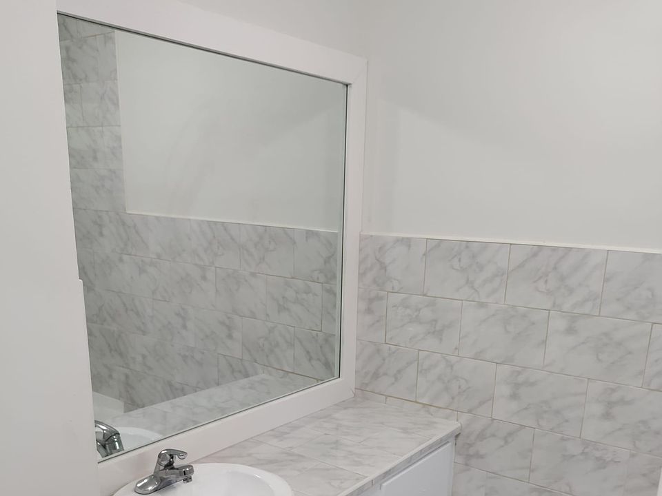 1st image of 2527 Taylor St #2
