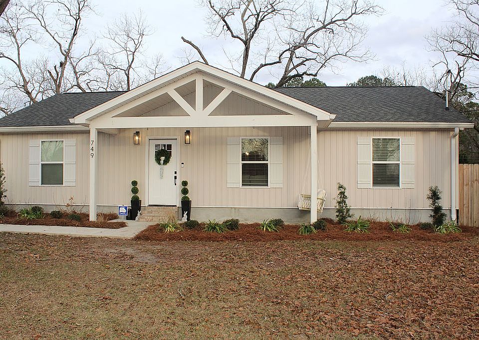 1st image of 749 Pecan Rd