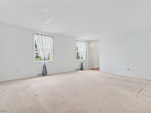 4th image of 150 Atterbury Blvd
